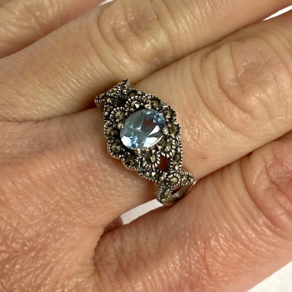 Sterling Silver 925 Oval Blue Topaz & Marcasite Floral Split Shank Ring Sz 7.5 - Picture 3 of 16